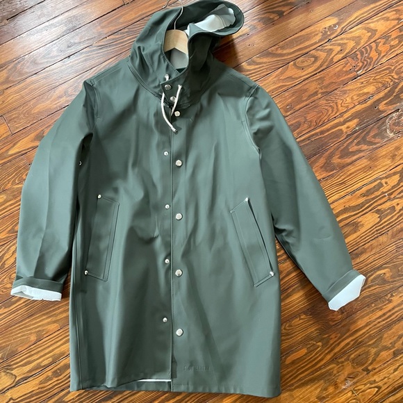 Stutterheim Jackets & Blazers - Stutterheim Stockholm Green raincoat. Unisex XS. Fits like a woman’s small. NWOT